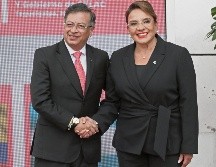 El presidente de Colombia, Gustavo Petro, y la presidenta de Honduras, Xiomara Castro. EFE