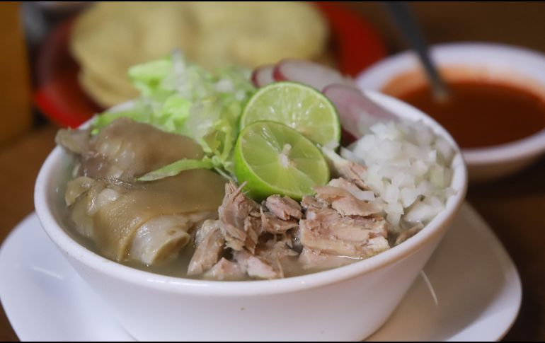 El pozole es uno de los platillos más representativos de la gastronomía mexicana. EL INFORMADOR / ARCHIVO