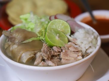 El pozole es uno de los platillos más representativos de la gastronomía mexicana. EL INFORMADOR / ARCHIVO