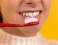 El cepillado diario mejora la salud bucal. UNSPLASH / D.  POLEKHINA