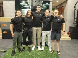 Ángel López, Daniel Ricardo González, César Valenzuela, Misael Celis y Emmanuel González en la apertura de Natural Flow Fitness Lab Guadalajara. GENTE BIEN JALISCO / A. Martínez