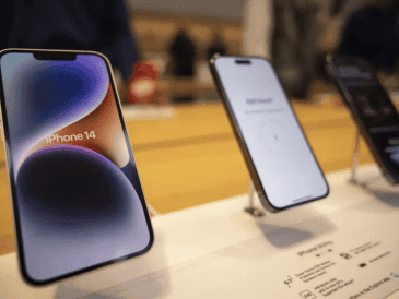 Celulares, laptops, discos duros, monitores de pantalla plana y ciertos tipos de chips estarán exentos. AP