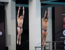 Osmar Olvera y Juan Celaya se subieron al podio para otorgarle la segunda presea a México en la Copa Mundial de Clavados de Canadá. ESPECIAL / CONADE / X