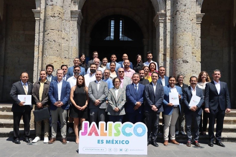 En la sesión Michelle Fridman Hirsch presentó la estrategia Turismo Jalisco, estructurada en diez ejes prioritarios que guiarán la política pública del sector. GOBIERNO DE JALISCO