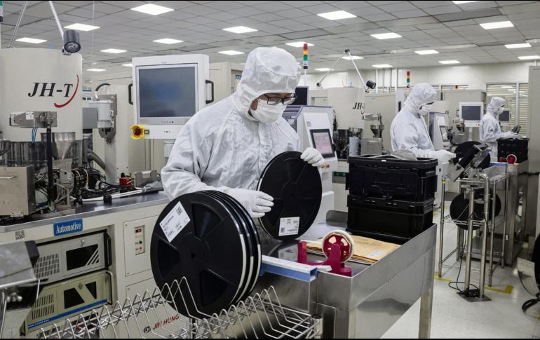 Jalisco, Puebla y Sonora son los Estados en donde más se impulsa la fabricación de semiconductores, o chips, que son exportados a Estados Unidos. AFP