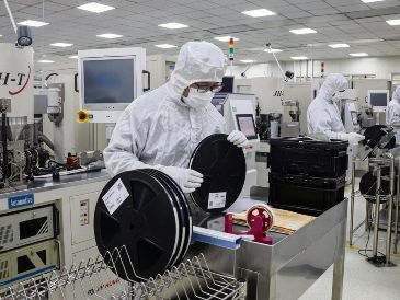Jalisco, Puebla y Sonora son los Estados en donde más se impulsa la fabricación de semiconductores, o chips, que son exportados a Estados Unidos. AFP