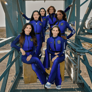 Blue Origin de Jeff Bezos pone a Katy Perry en el espacio