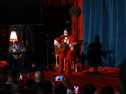 Lafourcade pretende reivindicar la música mexicana mostrando un lado más íntimo lleno de tradición. EFE/ A. Cruz