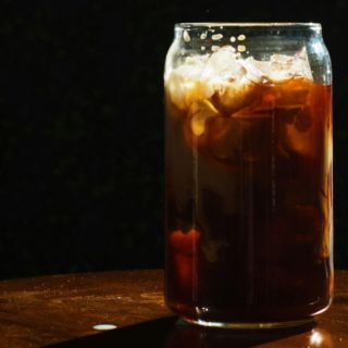 ¿Qué tan saludable es tomar refresco light?