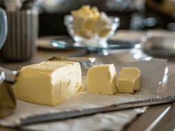 La manteca vegetal no contiene gluten y se presenta como una alternativa ideal para quienes desean disminuir la ingesta de colesterol y grasas saturadas. Unsplash.