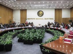 Para esta jornada el Instituto Nacional Electoral requiere un total de 432 mil 745 mamparas, de las cuales ya se han producido un 49%. SUN/ Archivo