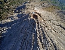El cráter del volcán también presentó un derrumbe. NOTIMEX/Archivo