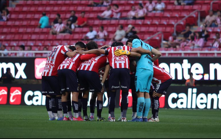 Algunos jugadores que no brillaron con Chivas y podrían vivir su última etapa con el equipo. IMAGO7