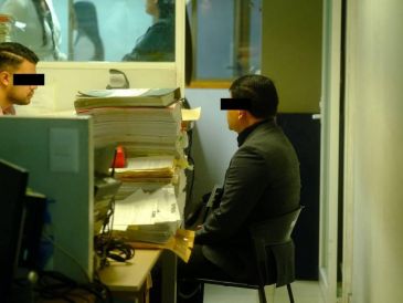 Para declarar sobre la proyección de imágenes de criminales en un espectáculo el 29 de marzo se han presentado en la Fiscalía los miembros del grupo, su representante y un promotor de eventos. ESPECIAL