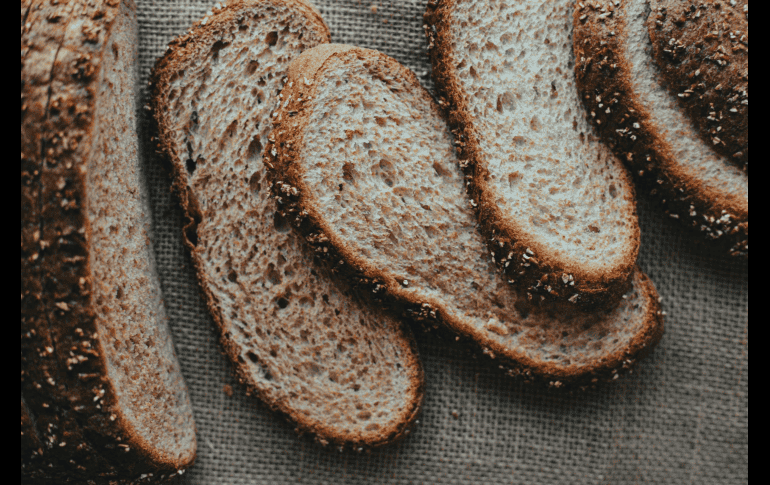Descubre los beneficios de comer pan de centeno. PEXELS