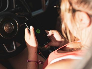 El recuento anual de Spotify del año pasado indicó que México aumentó su consumo de corridos 500%. UNSPLASH/Logan Weaver