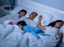 La clave está en encontrar lo que funcione mejor para cada familia, con información, consciencia y amor. CANVA