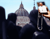 Francisco concluye sus voluntades pidiendo: 