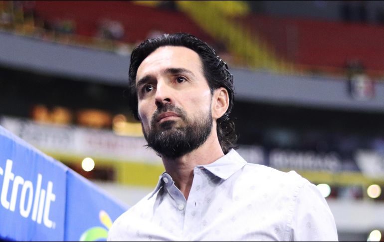 El entrenador de Chivas no figuró este domingo en las instalaciones de Verde Valle y el club podría hacer oficial su salida. Imago7/ Archivo
