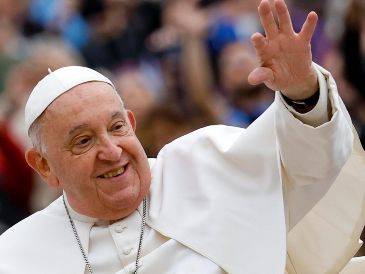 A través de mensajes sinceros, sentidos y cargados de gratitud, figuras como Alejandro Sanz y Whoopi Goldberg expresaron su respeto y admiración. EFE/F. FRUSTACI