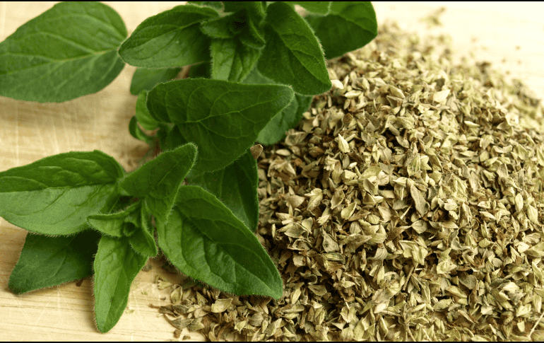 Dentro de la cocina, el orégano sirve para sazonar carnes, salsas, pastas, etcétera. ESPECIAL