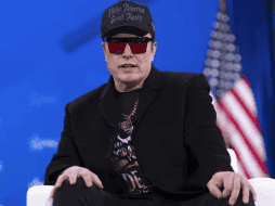 El anuncio lo realizó durante una teleconferencia con analistas del sector automotriz, luego de que Tesla reportara una caída del 71 %. AP/ARCHIVO