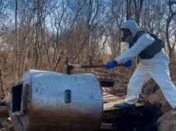 Las autoridades federales informaron que en estos tres sitios se localizaron mil litros de precursores químicos. ESPECIAL/ SUN