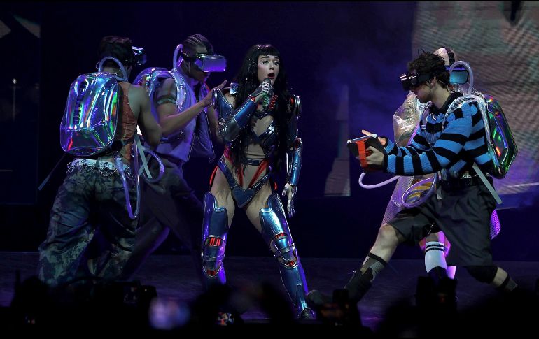 Durante su más reciente presentación en Australia, la cantante estuvo a punto de caer al suelo.SUN/ARCHIVO