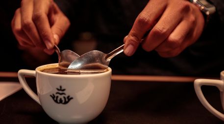 La tolerancia a la cafeína varía de persona a persona: hay quienes se sienten bien con una sola taza, y otros que aguantan más. EL INFORMADOR / ARCHIVO