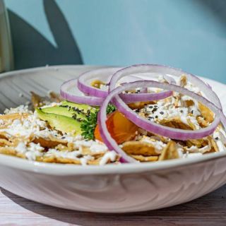 ¿Qué tan saludable es comer chilaquiles?