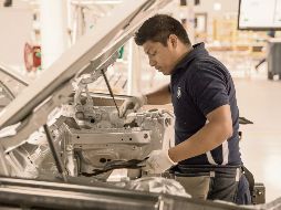 Aunque la industria armadora en suelo nacional se consolidó en los últimos años, ahora enfrenta riesgos. EFE