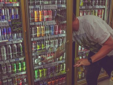 Las bebidas energéticas aumentan la energía y el estado de alerta. UNSPLASH / K. ELIASON