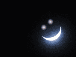 Aunque el uso de binoculares puede realzar ciertos detalles, no es indispensable. Esta es una de esas oportunidades donde basta con levantar la vista y dejarse sorprender por la armonía del cosmos. ESPECIAL