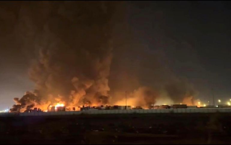 Unas mil personas más resultaron heridas en la explosión en el puerto Shahid Rajaei cerca de Bandar Abbas este sábado. EFE / IRAN RED CERESCENT SOCIETY