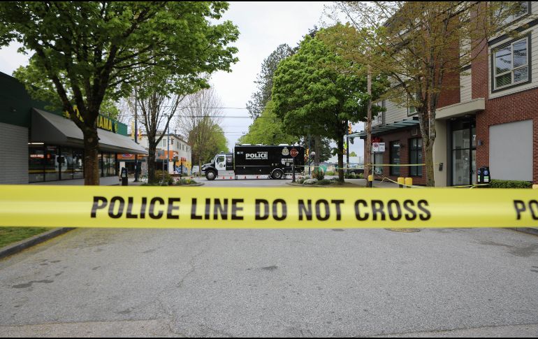 El conductor del vehículo, un todoterreno SUV negro de la marca Audi, entró en un área cerrada en la que había una multitud de personas y aceleró arrasando a los transeúntes. EFE /J. BEAULIEU-POUDRIER