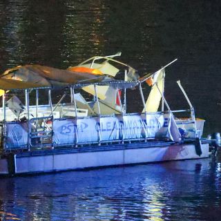 Reportan un muerto y múltiples lesionados tras choque entre ferry y barco en Florida