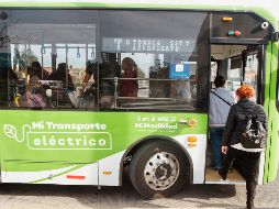 Moverse en transporte público es más fácil de lo que parece y, además de ser económico, puede ahorrarte el estrés de manejar o buscar estacionamiento. EL INFORMADOR/ ARCHIVO.