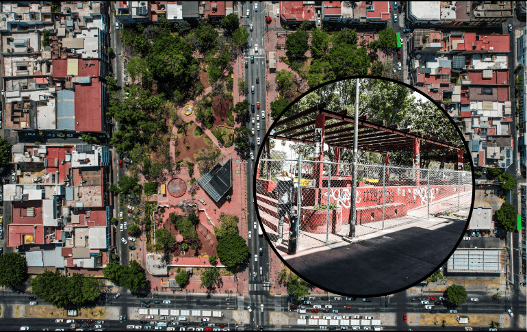 Algunos de los vendedores se manifestaron en las inmediaciones de lugar el pasado sábado 26 de abril, mientras que otros se desplazaron al Parque del Refugio buscando un lugar donde instalarse. EL INFORMADOR/A. NAVARRO