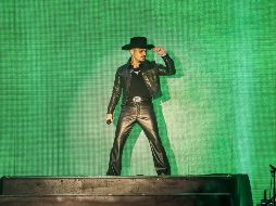 Nodal habló sobre las críticas a su relación en el programa de Ricardo Pérez y José Luis Slobotzky. EL INFORMADOR/ARCHIVO