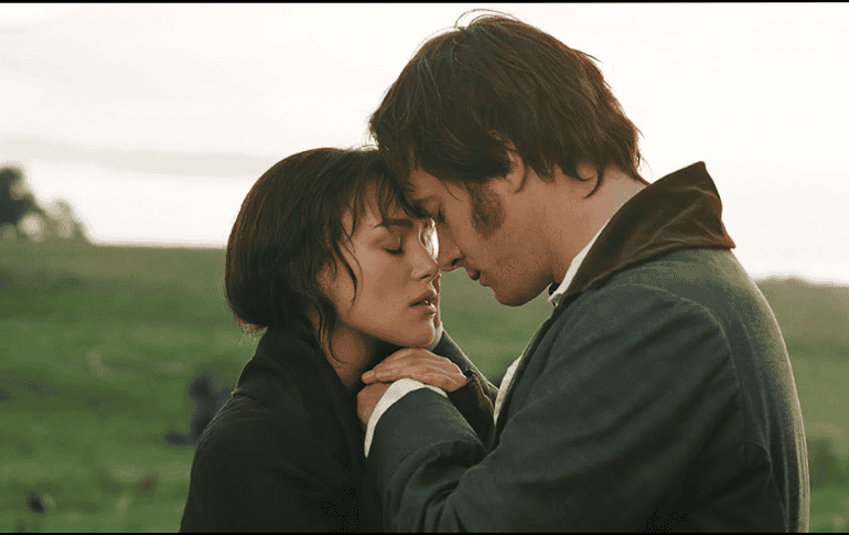 No te pierdas este esperado estreno que te transportará a otra época con toda la elegancia, los roces de manos intensos y los diálogos brillantes que lo convirtieron en un ícono. CORTESÍA/ Prime Video.