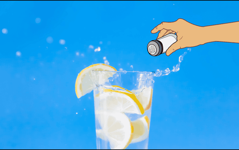 Aunque el agua con limón y sal no es peligrosa si se consume con moderación. UNSPLASH/ A. Gancarz