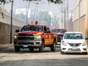 Hasta el momento se registran 26 personas lesionadas, 18 de ellas trabajadores y ocho elementos de la Unidad Estatal de Protección Civil y Bomberos de Jalisco (UEPCBJ). EL INFORMADOR/ A. Navarro.