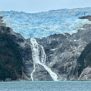 Sismo sacude el sur de Chile y Argentina; emiten alerta de tsunami