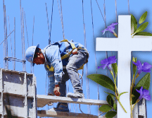 La forma más fácil de reconocer esta efeméride es ver colocadas cruces en construcciones o centros ceremoniales. SUN / ARCHIVO