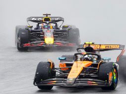 Lando Norris lideró hasta el final, asegurando su primer triunfo en una sprint y encabezando el 1-2 de McLaren con Oscar Piastri. EFE / C. Herrera-Ulashkevich