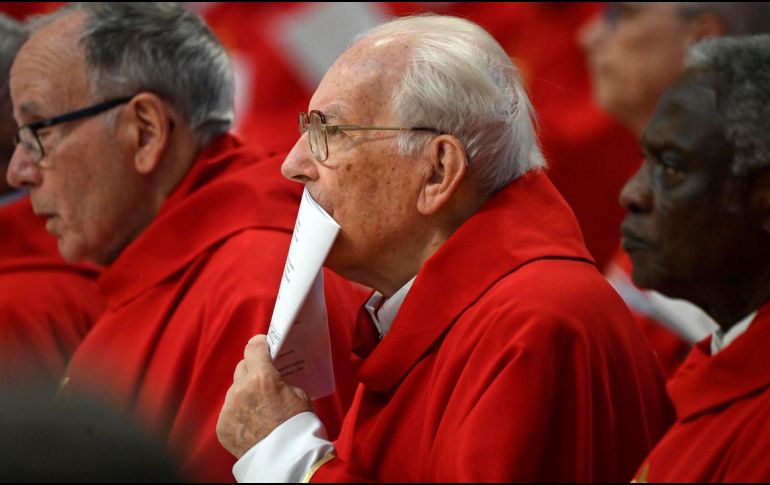 Durante este periodo de duelo, cada día se ha dedicado en la basílica de San Pedro una misa a la memoria del pontífice argentino. EFE/R. ANTIMIANI
