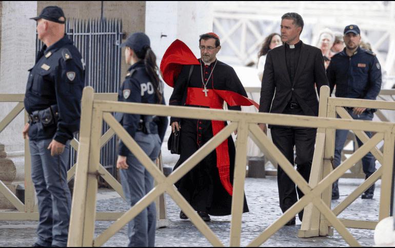 Uno de los primeros ritos de este cónclave se producirá en la tarde del lunes, cuando tanto eclesiásticos como laicos prestarán el juramento de guardar absoluto secreto de todo lo que ocurra. EFE / M. Percossi