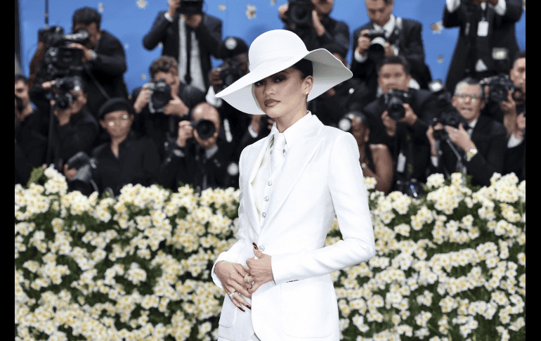 Zendaya lució un diseño personalizado de Louis Vuitton firmado por Pharrell Williams. EFE/J. Lane.