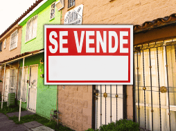 Comprar una casa es algo que implica tener precauciones y asesorarse bien porque se trata de una inversión fuerte. EL INFORMADOR / ARCHIVO