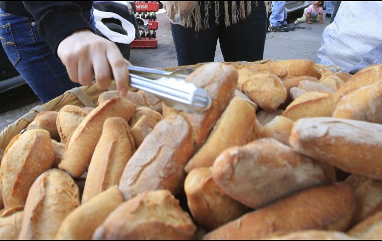 Una persona debería comer por lo menos 40 bolillos para resentirlo y poder decir: 